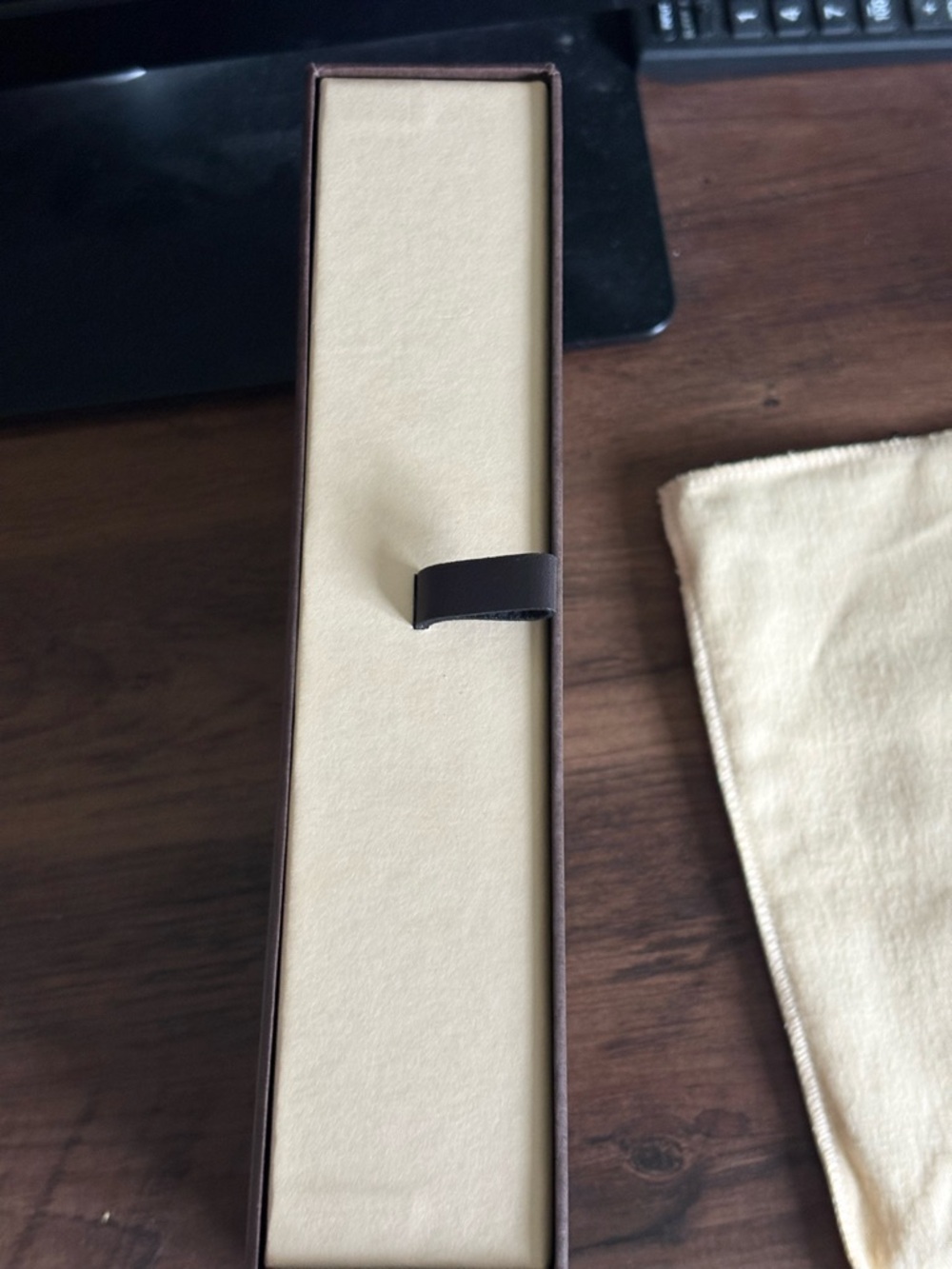 Louis Vuitton Mini Pochette Accessoires - Picture 12 of 15
